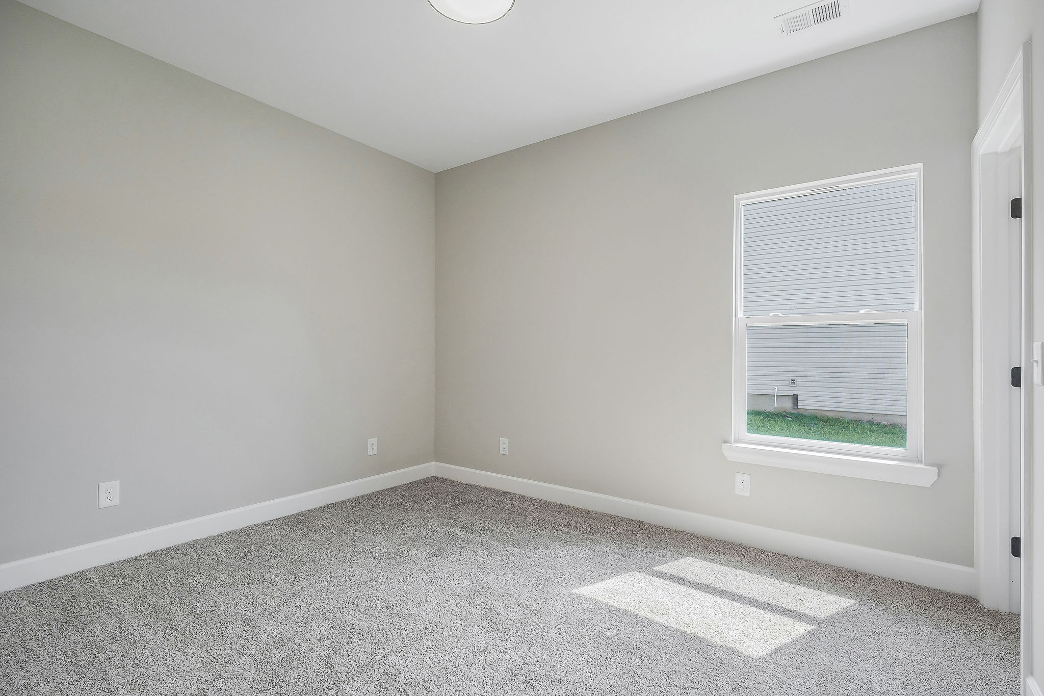 125 Reece Road Baxter, TN 38544 - Photo 23 of 31 an empty room with a window