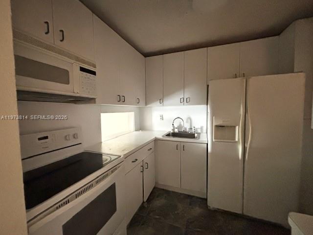 140 Royal Palm Road, Unit 202 Hialeah Gardens, FL 33016 - Photo 4 of 10