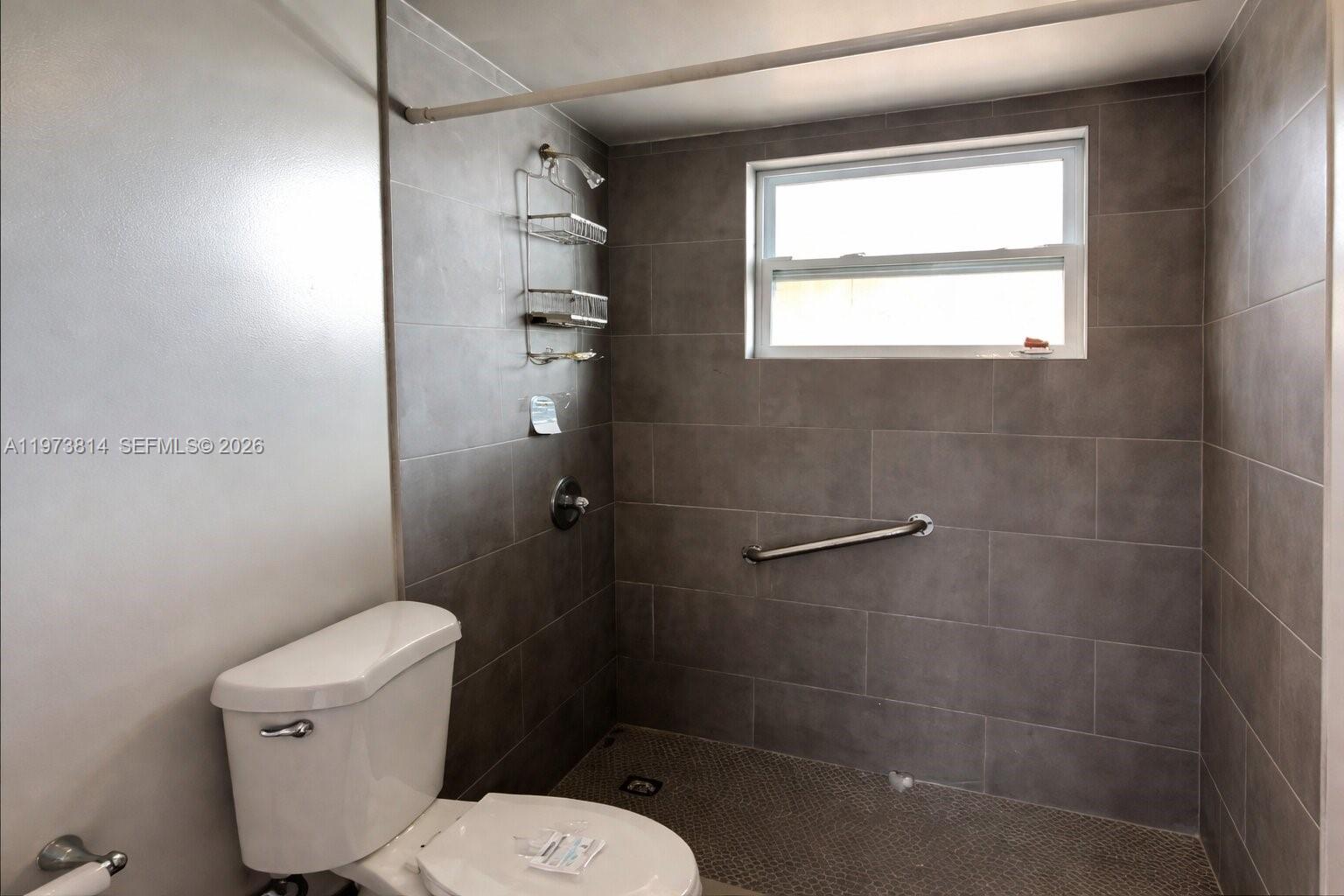 140 Royal Palm Road, Unit 202 Hialeah Gardens, FL 33016 - Photo 8 of 10