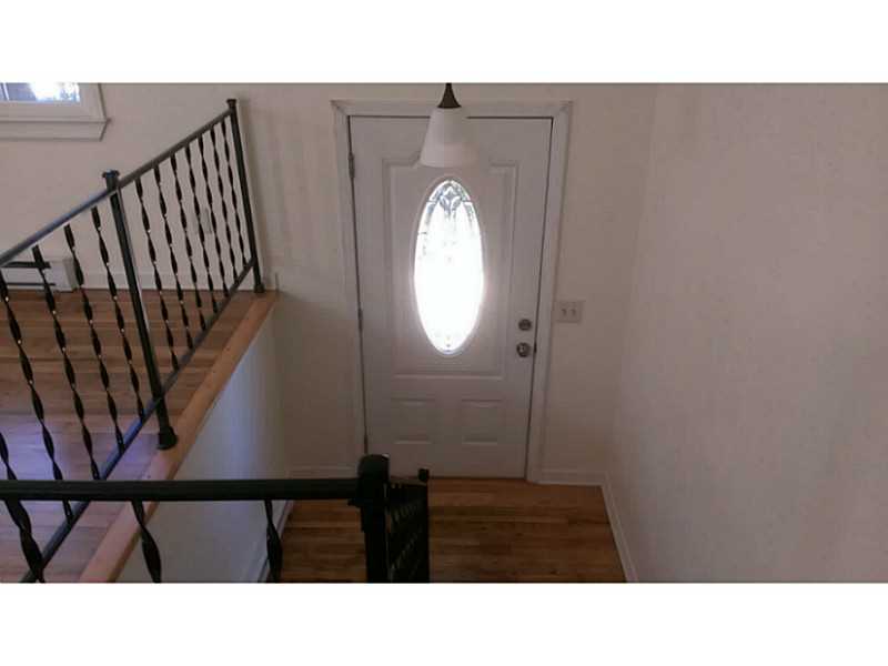 604 Main Street Hopkinton, RI 02832 - Photo 7 of 19 Entry.