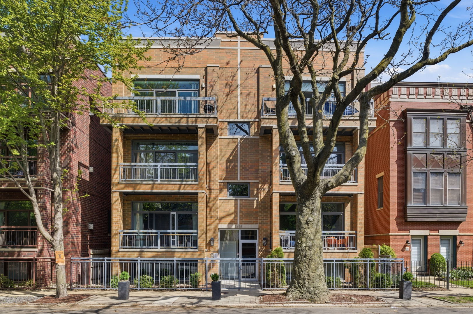 1418 West Fillmore Street, Unit 3W Chicago, IL 60607 - Photo 1 of 25 Gallery Image 1