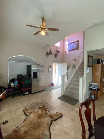 a view of livingroom with furniture