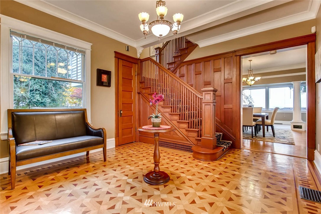 1136 31st Avenue South Seattle, WA 98144 - Photo 3 of 25