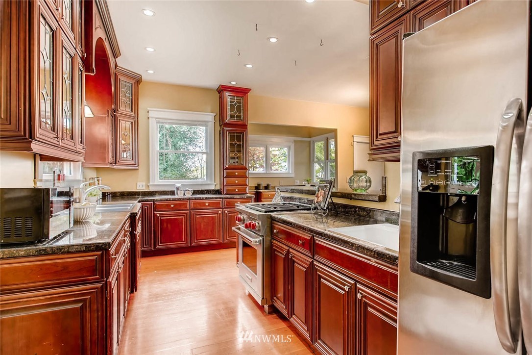 1136 31st Avenue South Seattle, WA 98144 - Photo 8 of 25