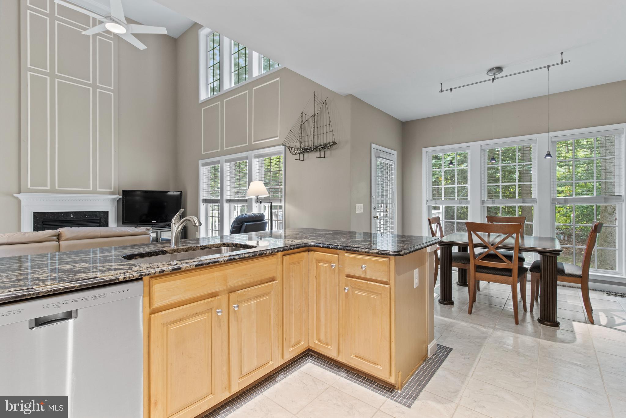 706 Darlow Drive Annapolis, MD 21409 - Photo 9 of 34 Granite, stainless appliances & maple cabinetry