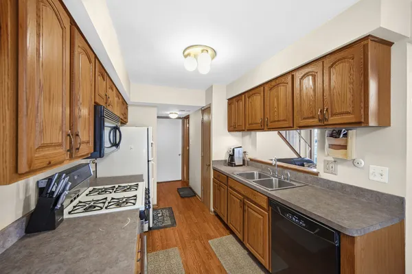 $279,900 | 16054 85th Place, Tinley Park, IL 60487