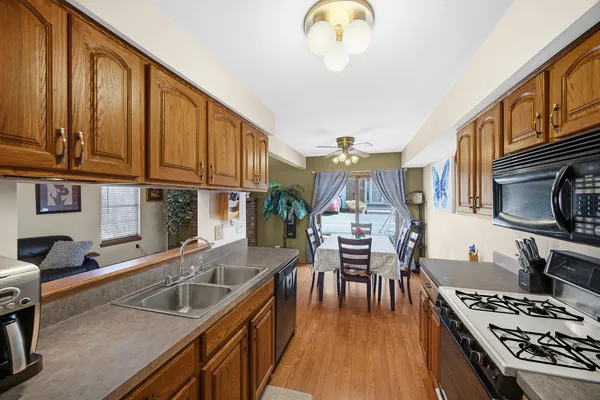$279,900 | 16054 85th Place, Tinley Park, IL 60487