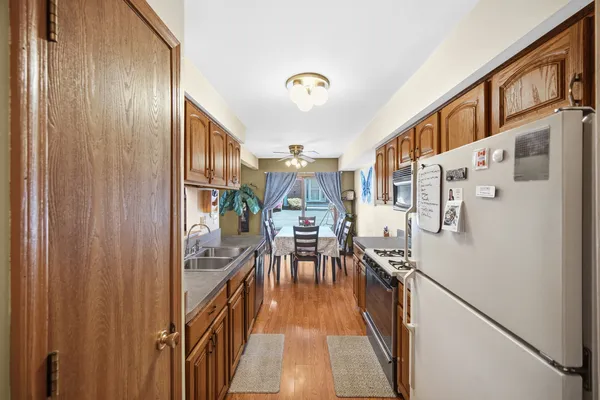 $279,900 | 16054 85th Place, Tinley Park, IL 60487