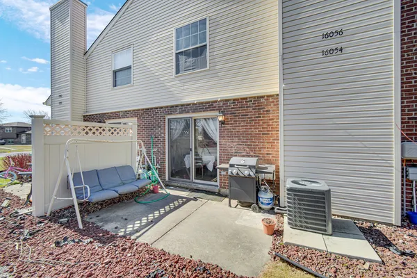 $279,900 | 16054 85th Place, Tinley Park, IL 60487