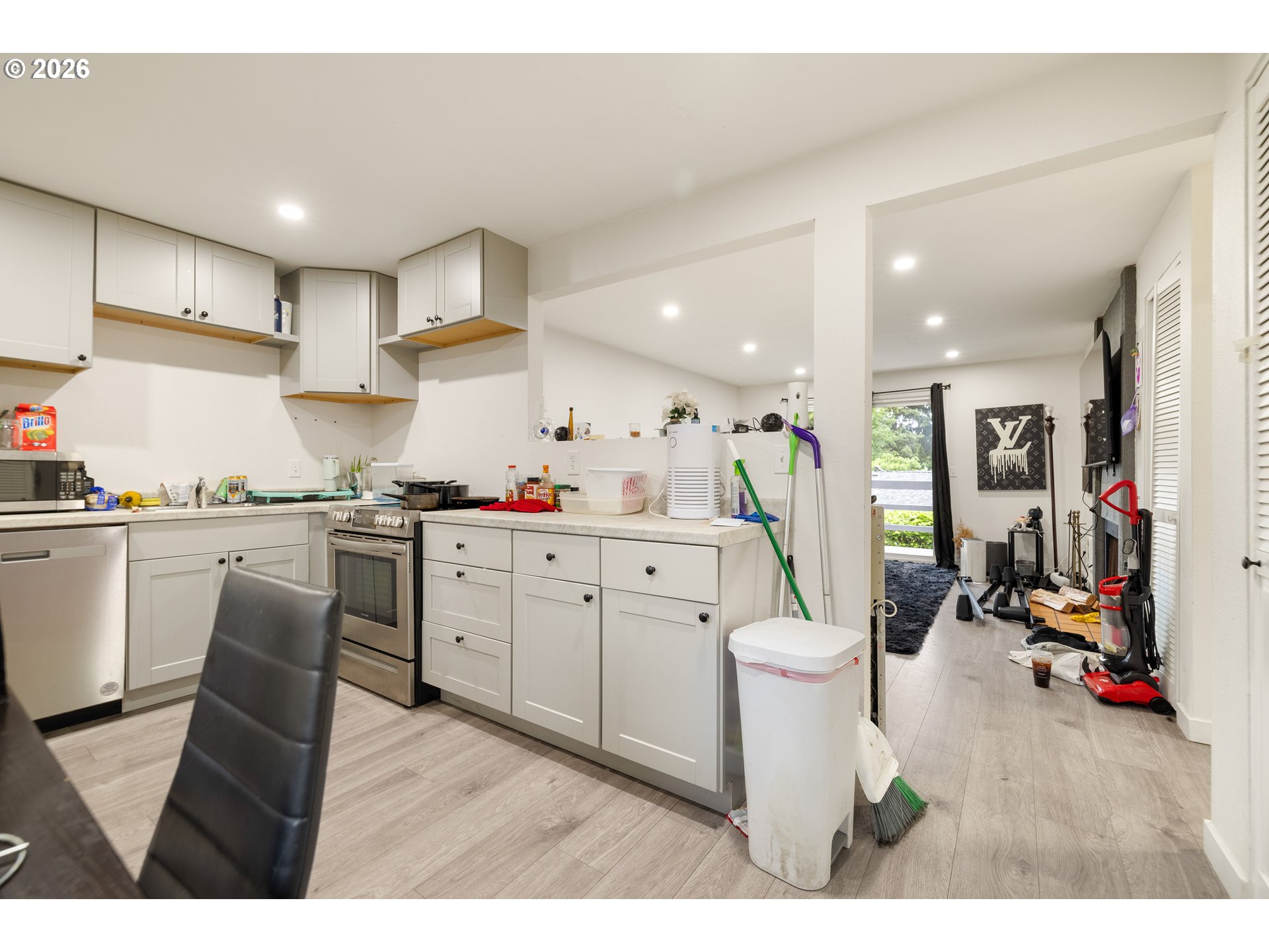 12408 Southwest 14th Street Beaverton, OR 97005 - Photo 10 of 24