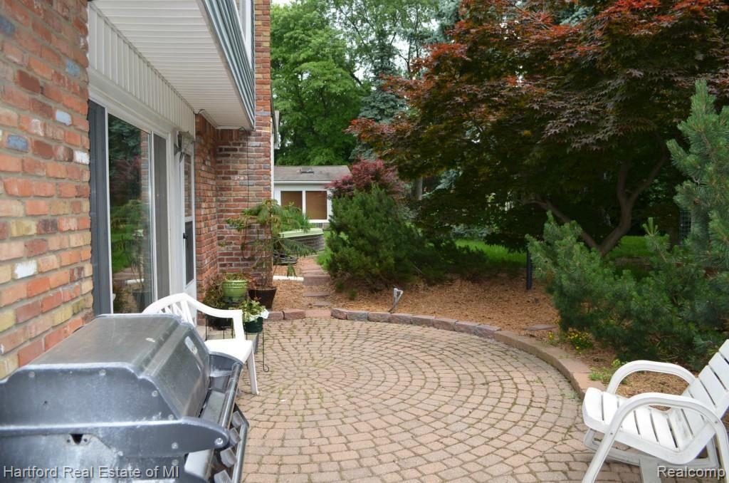 35973 Charter Crest Road Farmington, MI 48335 - Photo 58 of 58 DSC_0301.jpg