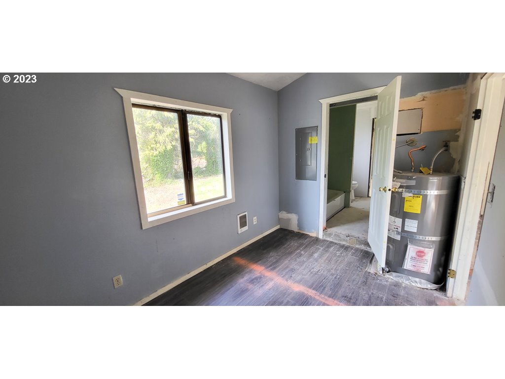 14680 South Redland Road Oregon City, OR 97045 - Photo 15 of 22 Bedroom