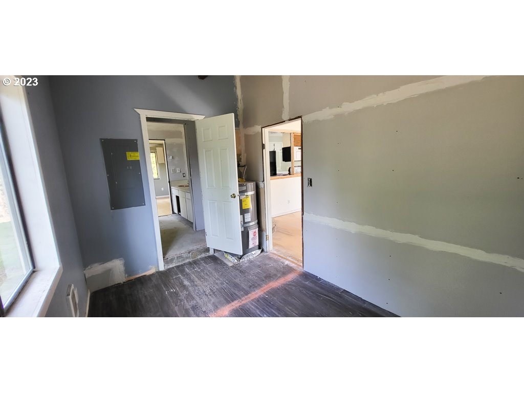 14680 South Redland Road Oregon City, OR 97045 - Photo 17 of 22 Bedroom