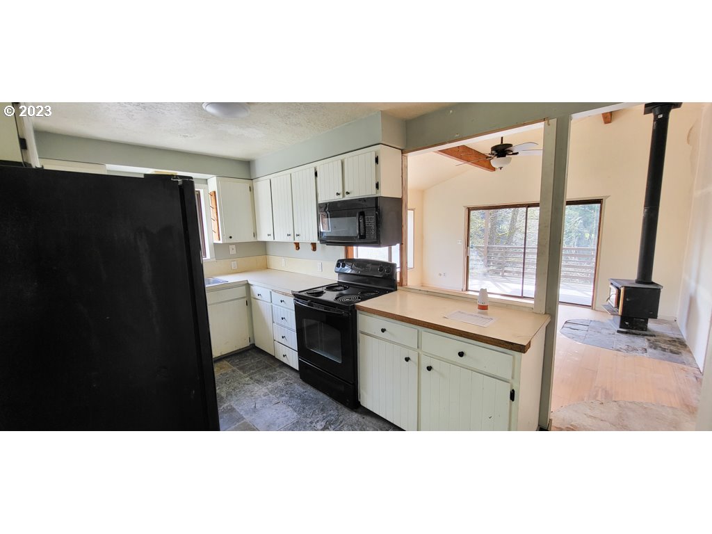 14680 South Redland Road Oregon City, OR 97045 - Photo 7 of 22 Kitchen