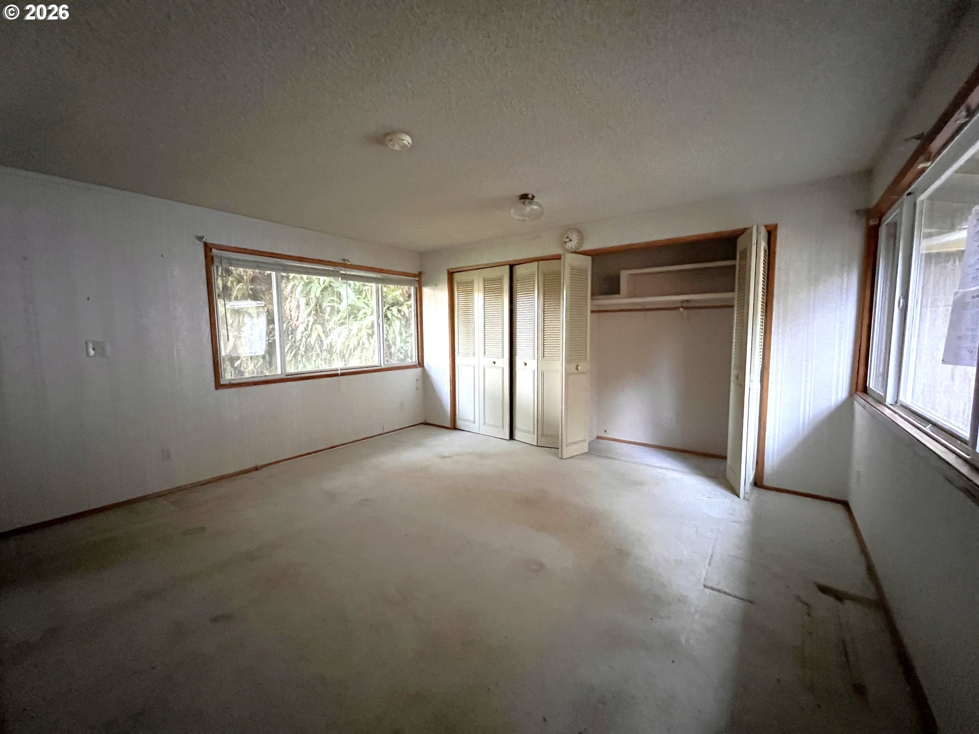 321 Jd Lane Reedsport, OR 97467 - Photo 13 of 26 Owner's Suite Bedroom