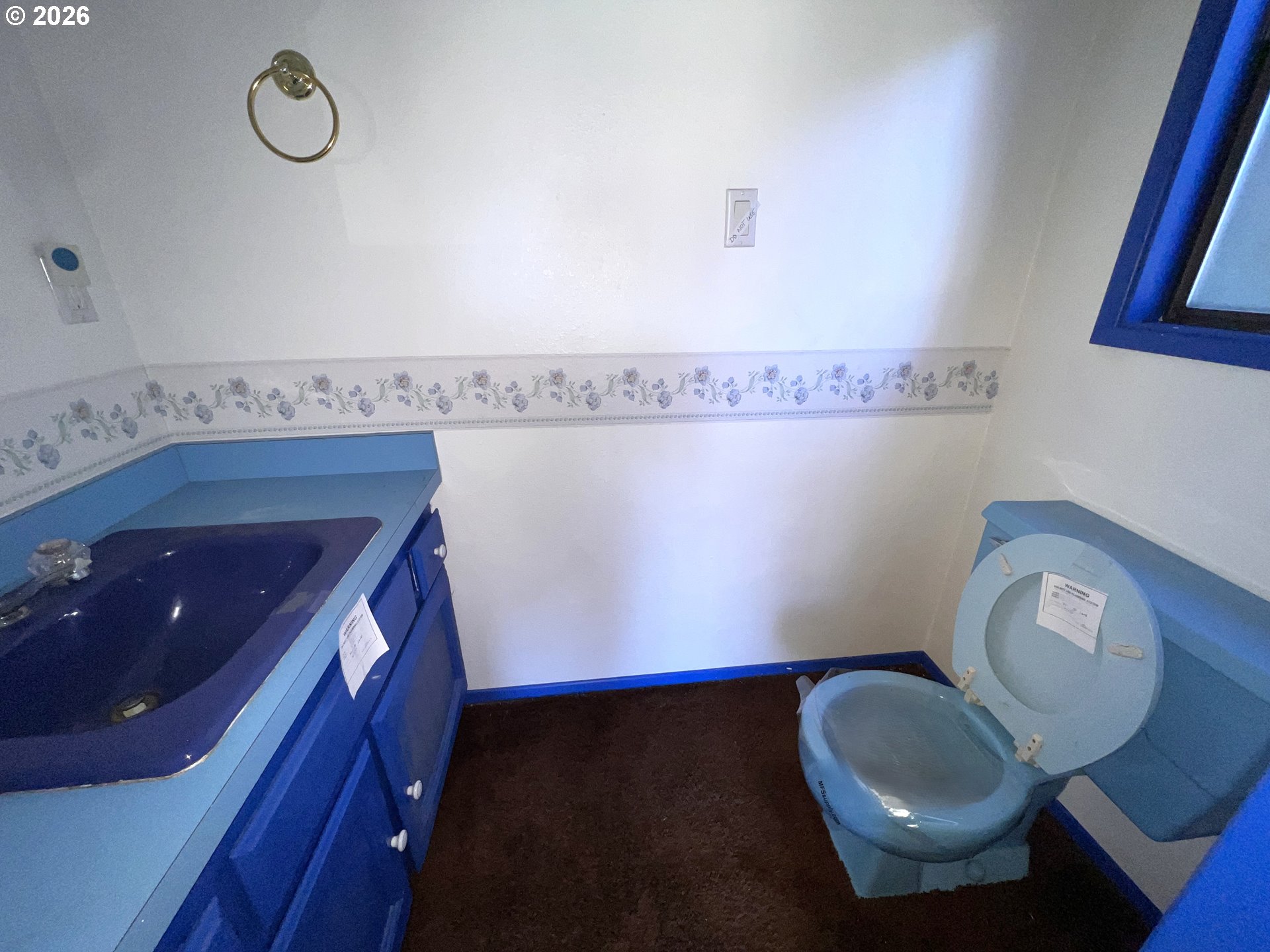 321 Jd Lane Reedsport, OR 97467 - Photo 16 of 26 Attached Bathroom #2
