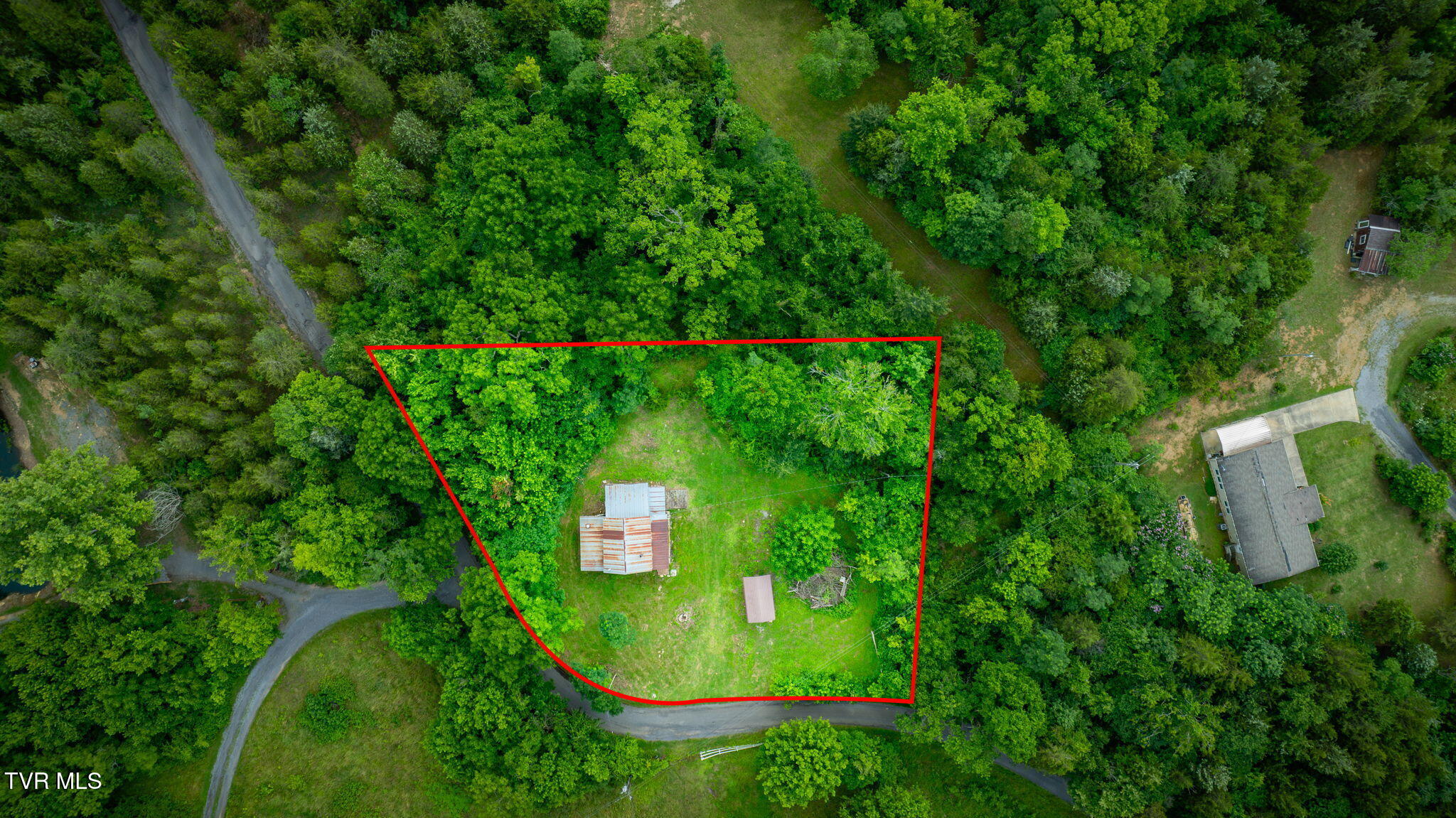 284 Buzzard Roost Road Bulls Gap, TN 37711 - Photo 2 of 17 006a