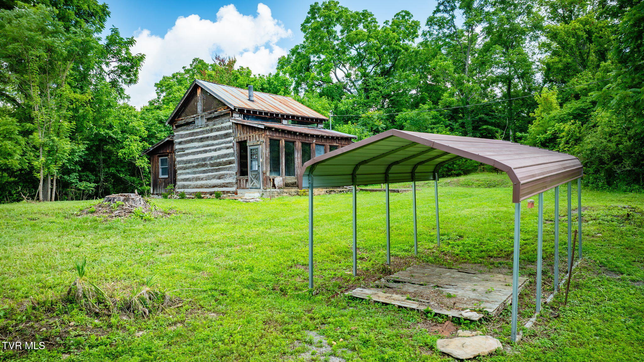 284 Buzzard Roost Road Bulls Gap, TN 37711 - Photo 3 of 17 009