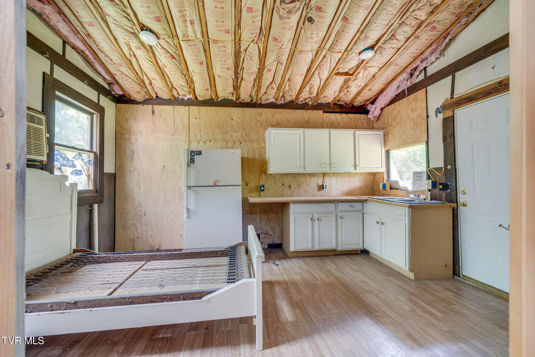 284 Buzzard Roost Road Bulls Gap, TN 37711 - Photo 7 of 17 104