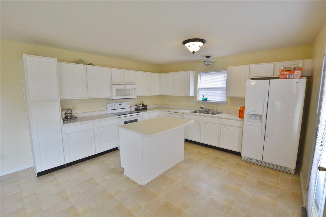 1037 Springwater Road Kokomo, IN 46902 - Photo 3 of 9
