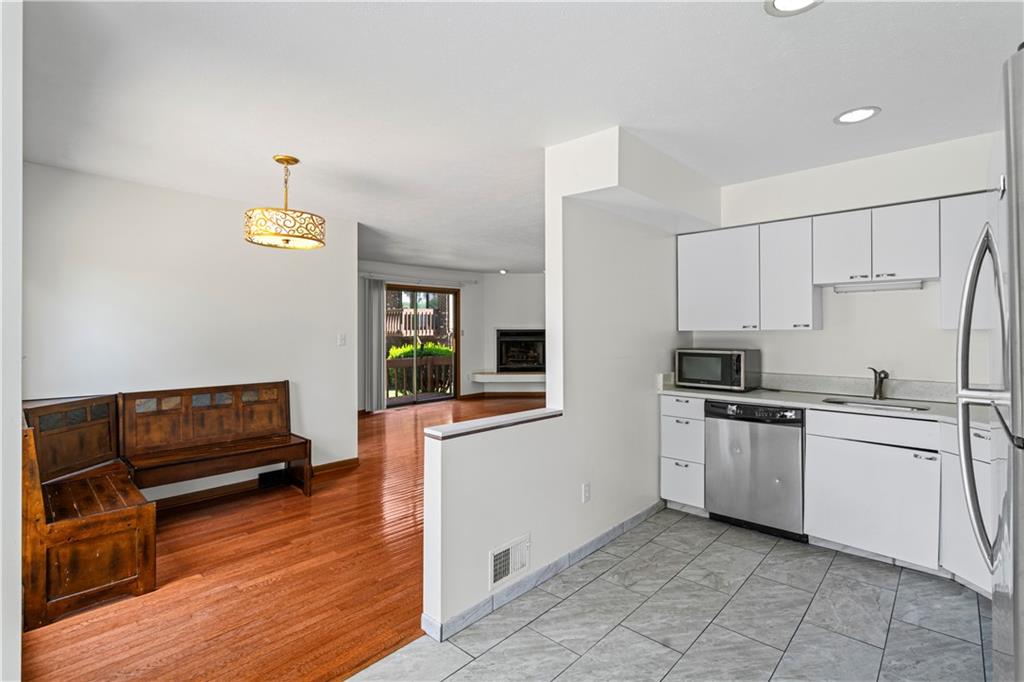 420 Spring Run Drive Monroeville, PA 15146 - Photo 11 of 43