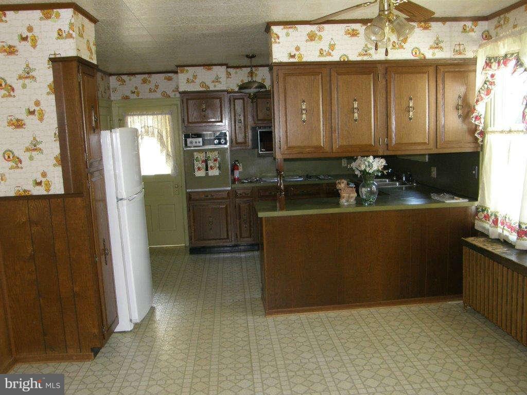 717 Interval Road Hagerstown, MD 21740 - Photo 3 of 11 Kitchen