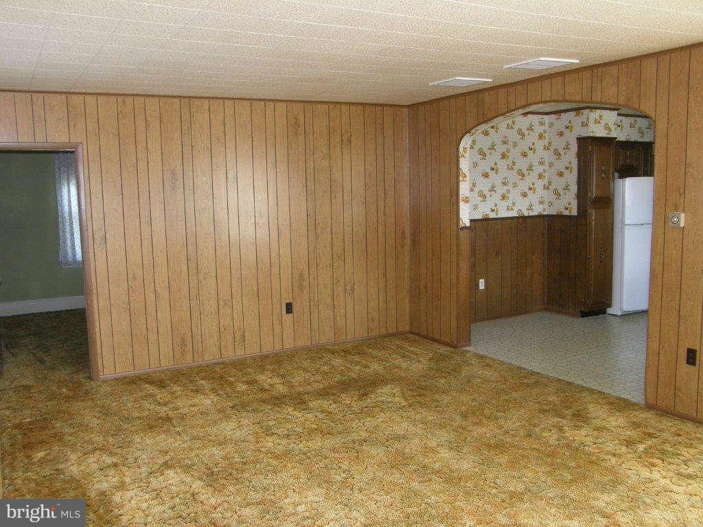 717 Interval Road Hagerstown, MD 21740 - Photo 4 of 11 Living Room