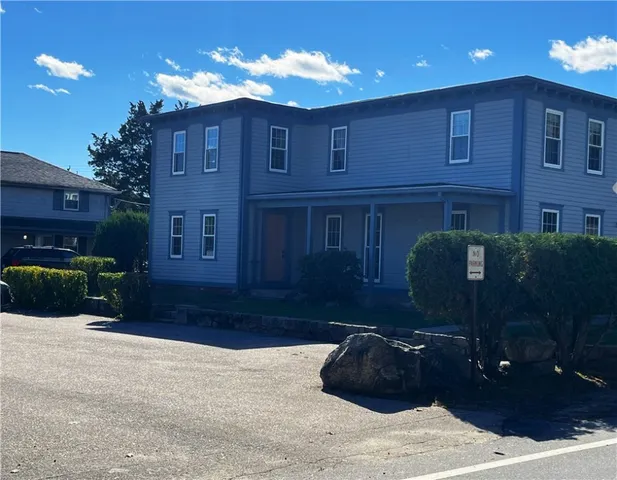 $2,250 | 44 Phillips Street, Unit 1L, North Kingstown, RI 02852