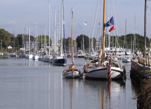 44 Phillips Street, Unit 1L North Kingstown, RI 02852 - Photo 13 of 15