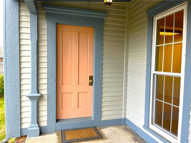 $2,250 | 44 Phillips Street, Unit 1L, North Kingstown, RI 02852