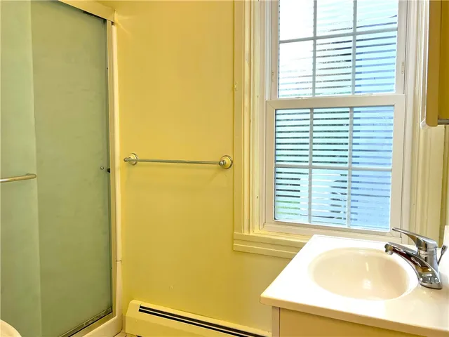 $2,250 | 44 Phillips Street, Unit 1L, North Kingstown, RI 02852