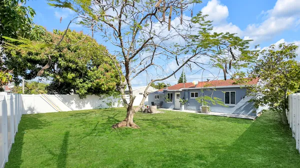 $3,950 | 3331 Lake Avenue, West Palm Beach, FL 33405