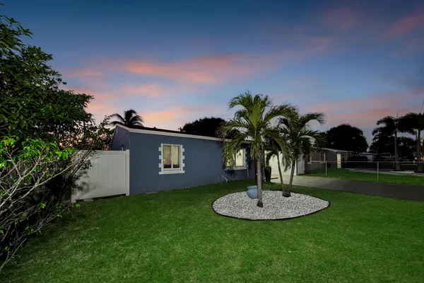 $3,950 | 3331 Lake Avenue, West Palm Beach, FL 33405