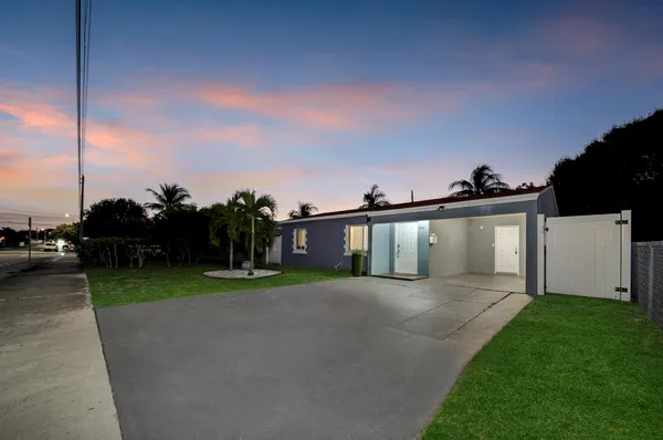 $3,950 | 3331 Lake Avenue, West Palm Beach, FL 33405