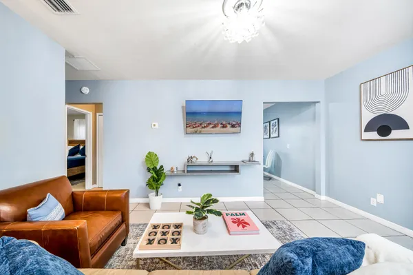 $3,950 | 3331 Lake Avenue, West Palm Beach, FL 33405