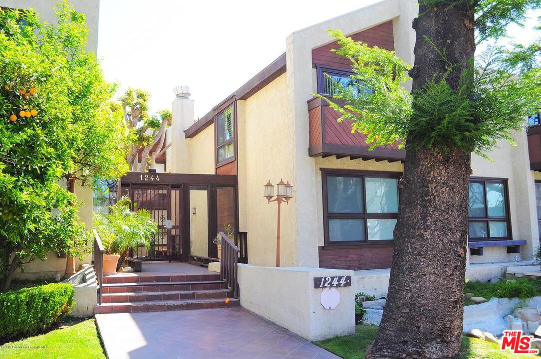 1244 Valley View Road, Unit 129 Glendale, CA 91202 - Photo 2 of 16 Gallery Image 2
