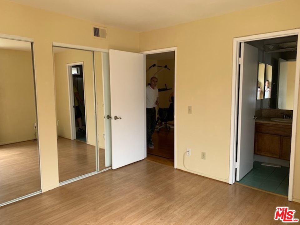 1244 Valley View Road, Unit 129 Glendale, CA 91202 - Photo 10 of 16 Gallery Image 10