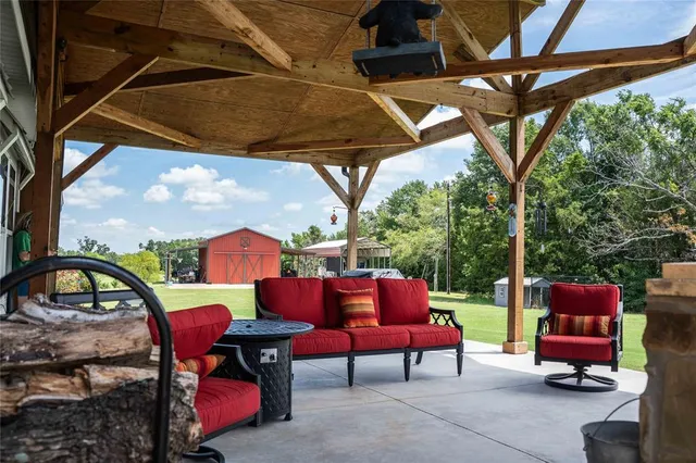 $669,000 | 1590 County Road 2816, Mabank, TX 75147