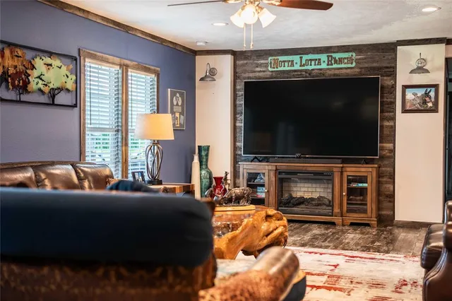 $669,000 | 1590 County Road 2816, Mabank, TX 75147