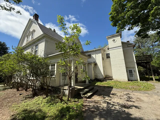 $359,900 | 712 Thomas Street, Stroudsburg, PA 18360