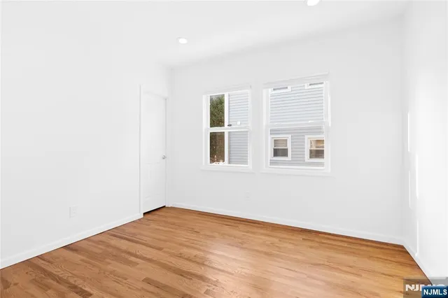 $3,900 | 43 Howe Avenue, Unit 1, Montclair, NJ 07042