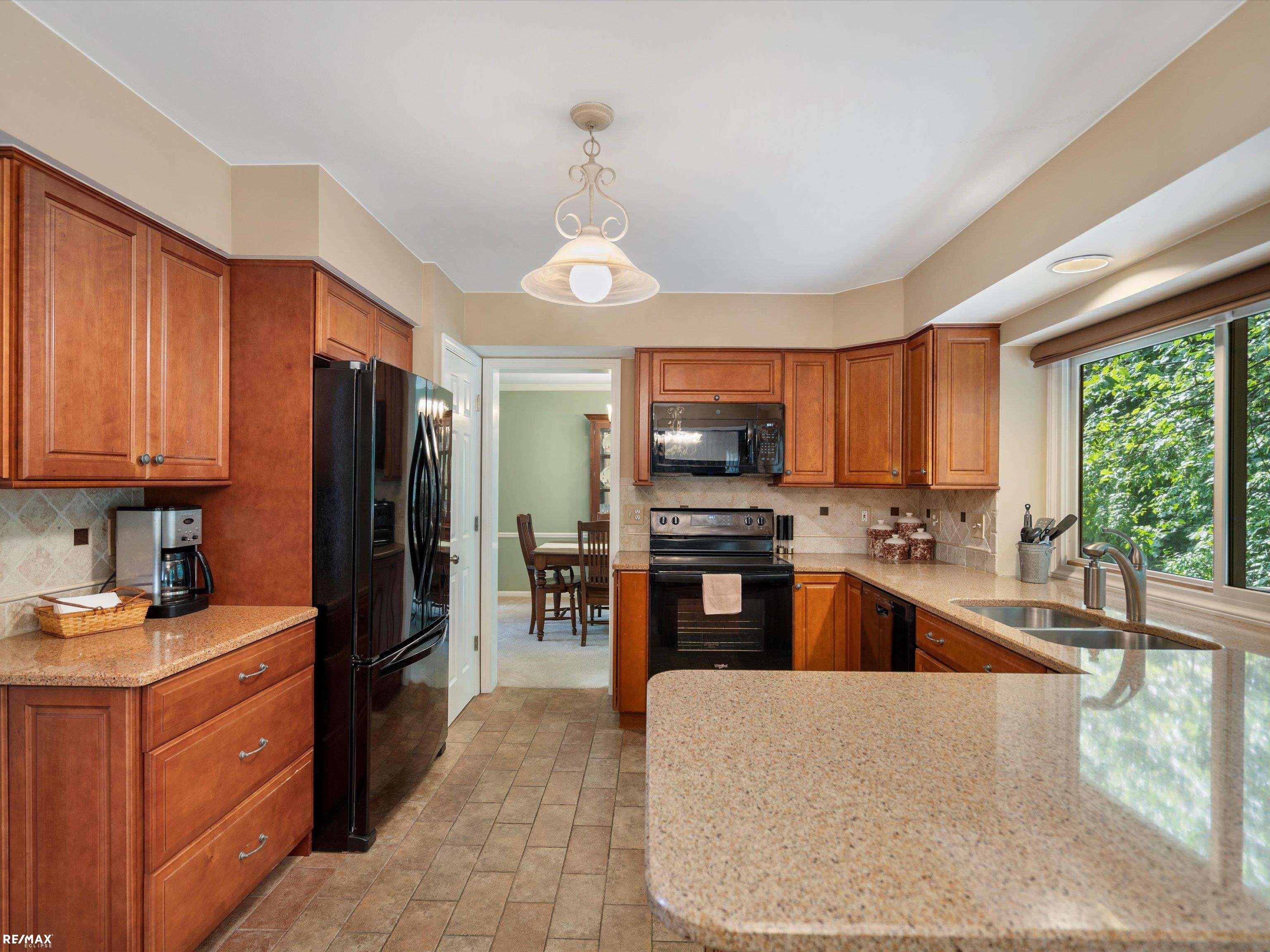 1275 Thames Court Rochester Hills, MI 48307 - Photo 23 of 43