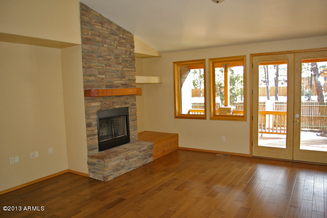 2961 West Alpine Rdg Road Show Low, AZ 85901 - Photo 4 of 17 Living Room