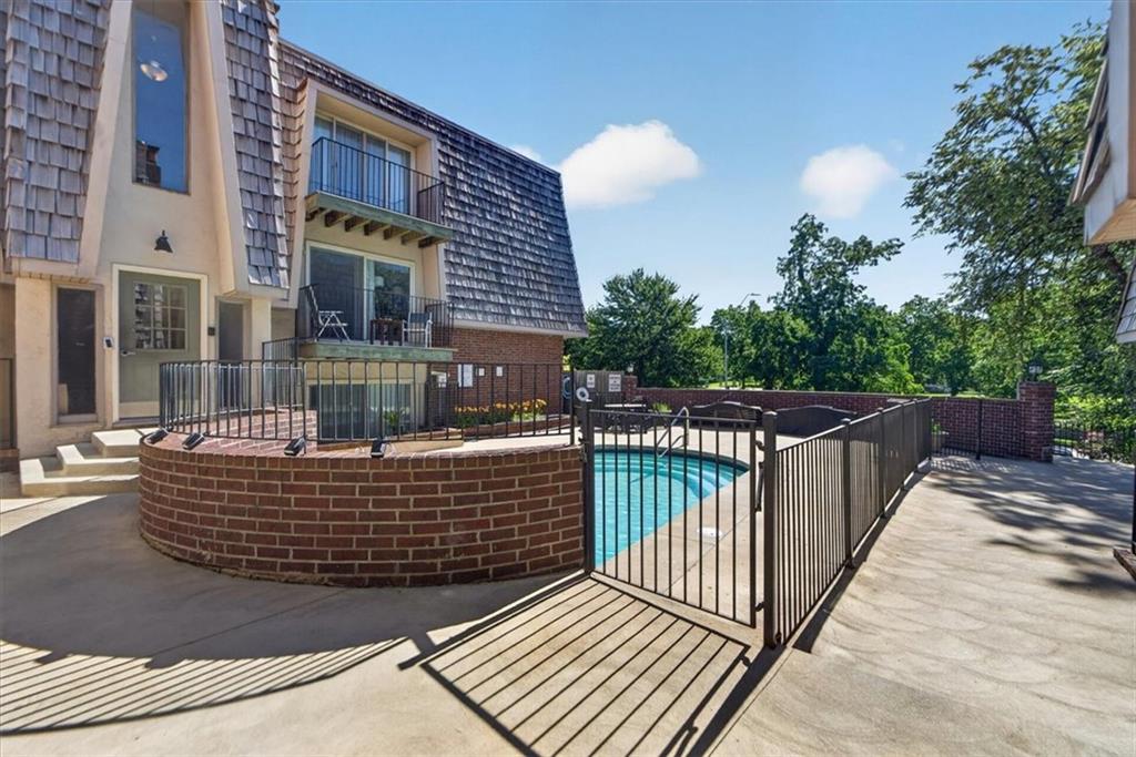 3608 Gillham Road, Unit 26 Kansas City, MO 64111 - Photo 7 of 45
