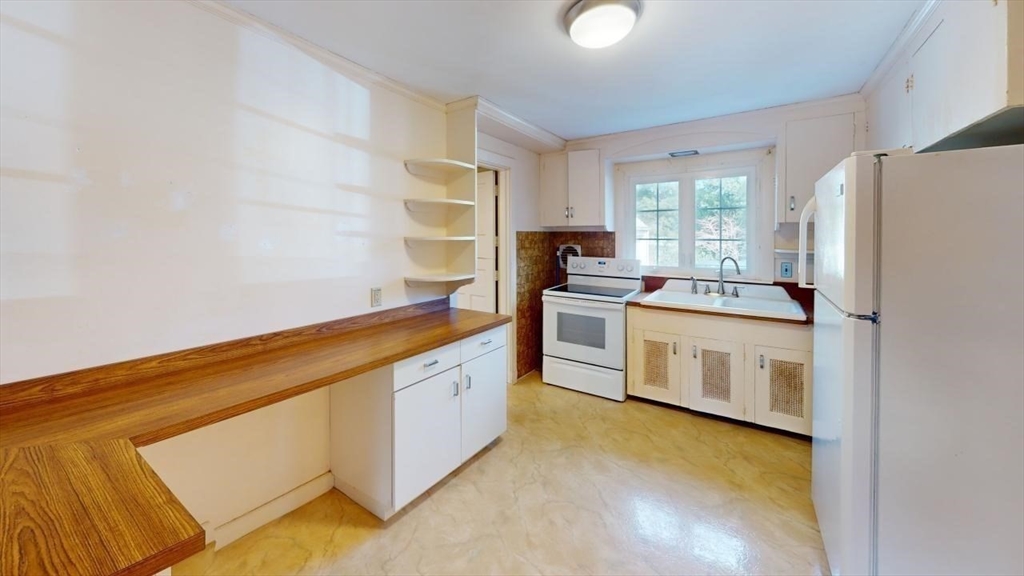 118 Berwick Road Attleboro, MA 02703 - Photo 12 of 40 Gallery Image 12