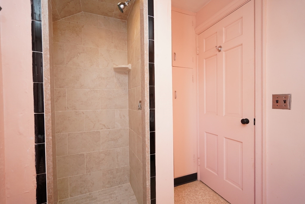 118 Berwick Road Attleboro, MA 02703 - Photo 25 of 40 Gallery Image 25