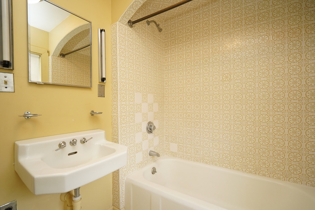 118 Berwick Road Attleboro, MA 02703 - Photo 31 of 40 Gallery Image 31
