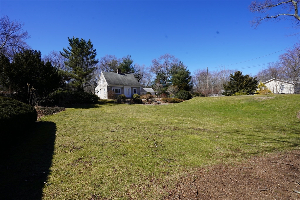 118 Berwick Road Attleboro, MA 02703 - Photo 4 of 40 Gallery Image 4