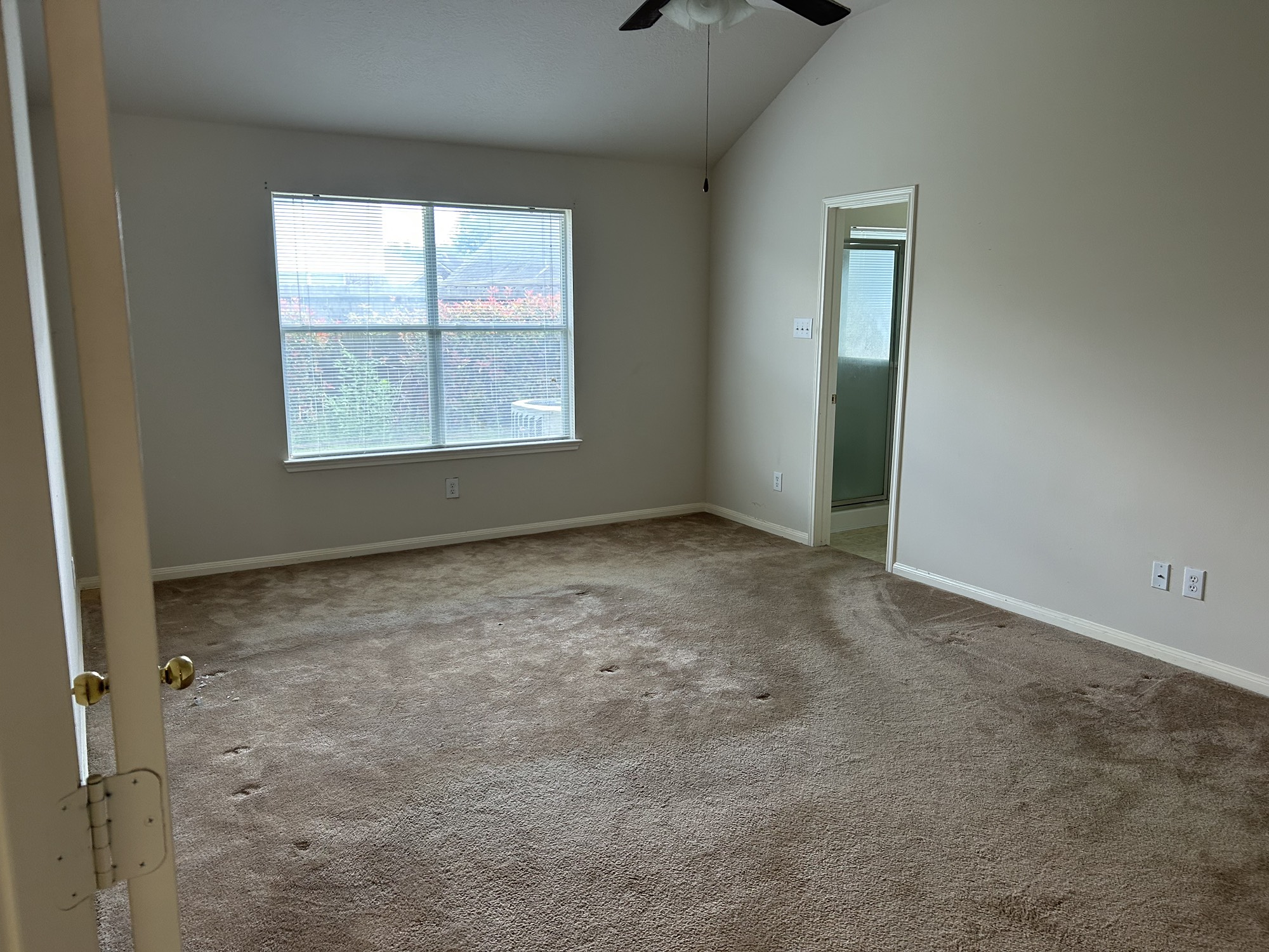5119 Spring Oak Drive Pasadena, TX 77505 - Photo 10 of 11 an empty room with a empty space and windows