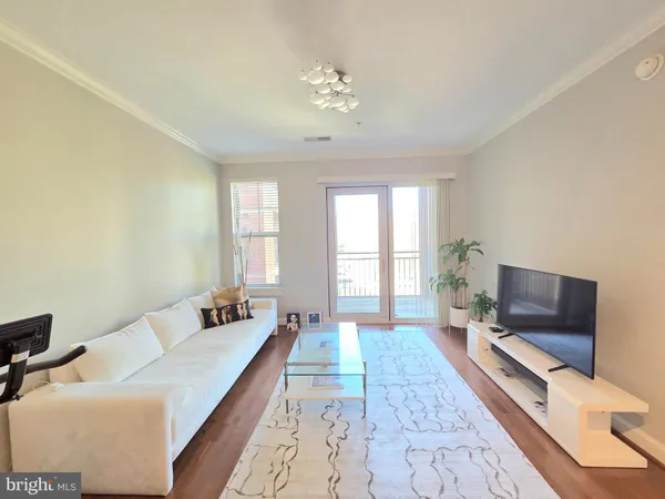 $2,200 | 11770 Sunrise Valley Drive, Unit 318, Reston, VA 20191